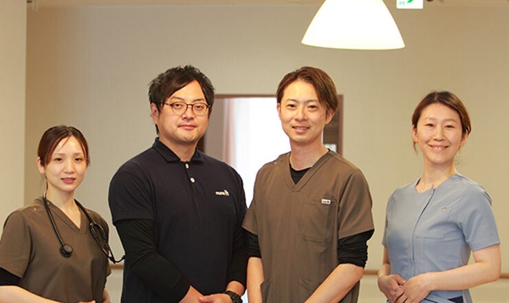 かあむ茜月のスタッフ4名の写真